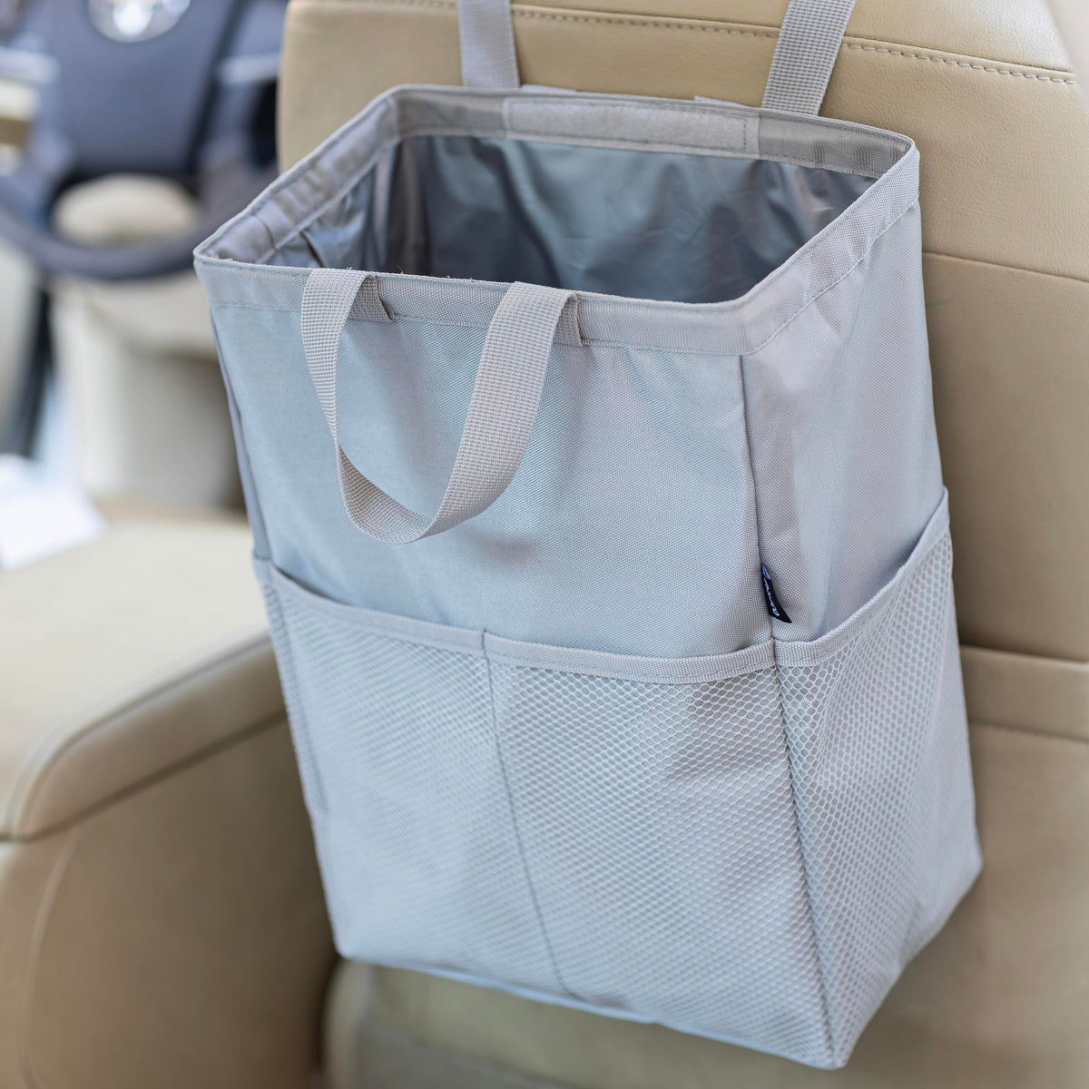 Ginsco New Leak-Proof Travel Trash Bag, Hanging Car Trash Can with Hook and Loop Lid and Handle, Multipurpose Trash Bin with Storage Pockets for Car SUV Truck RV Camping 2 Gallons, Black